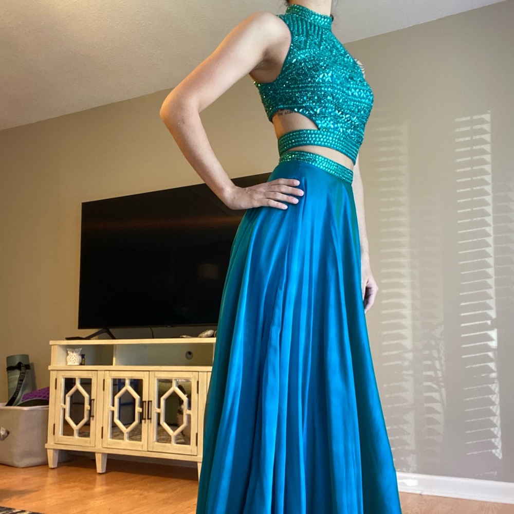 2018 SHERRI HILL TWO PIECE PROM DRESS